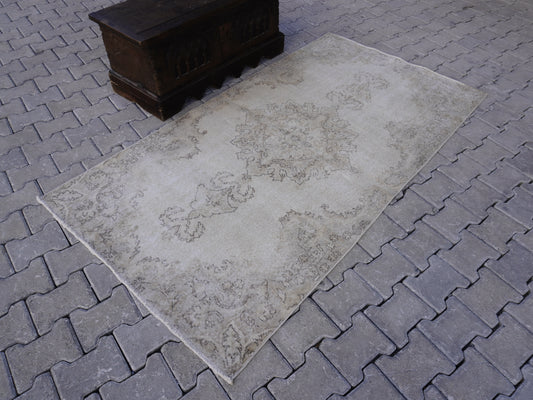 Neutral Small Rug 4x7 ft - sku 985