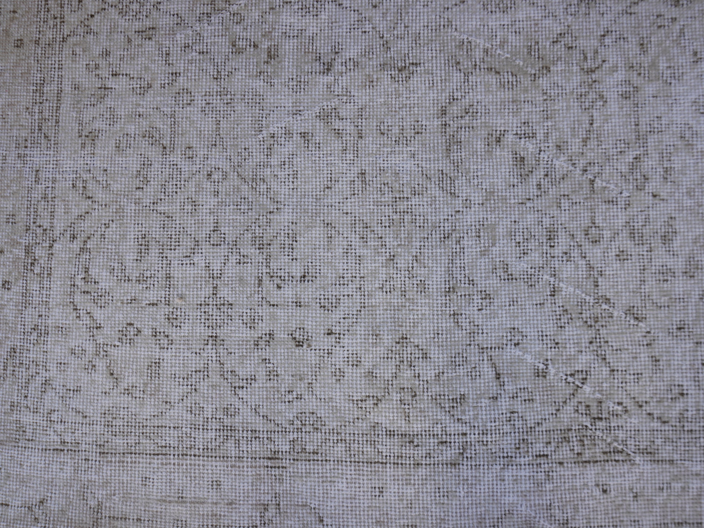 Neutral Small Rug 4x7 ft - sku 1170