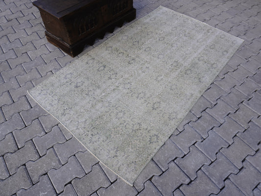Neutral Small Rug 4x7 ft - sku 986