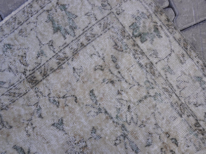 Neutral Small Rug 4x7 ft - sku 1014