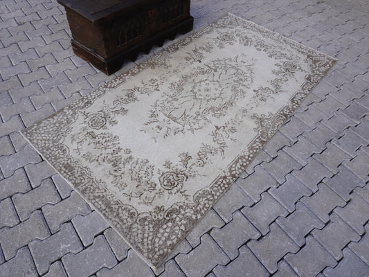 Neutral Small Rug 4x7 ft - sku 1513