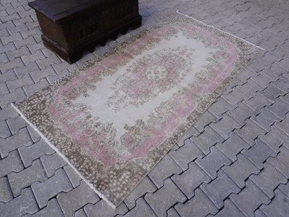 Neutral Small Rug 4x7 ft - sku 894
