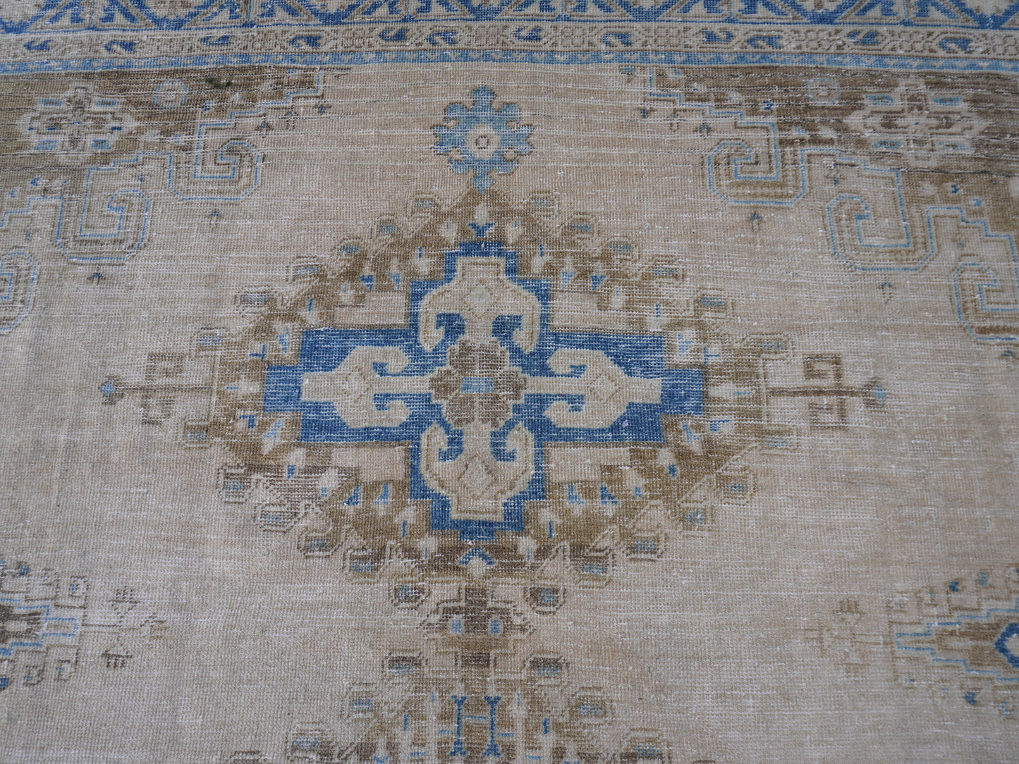 Vintage Oversized Rug 8x12 ft - sku1723