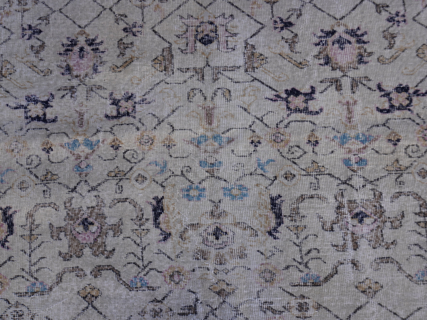 Turkish Vintage Rug 7x10 ft - skuf170