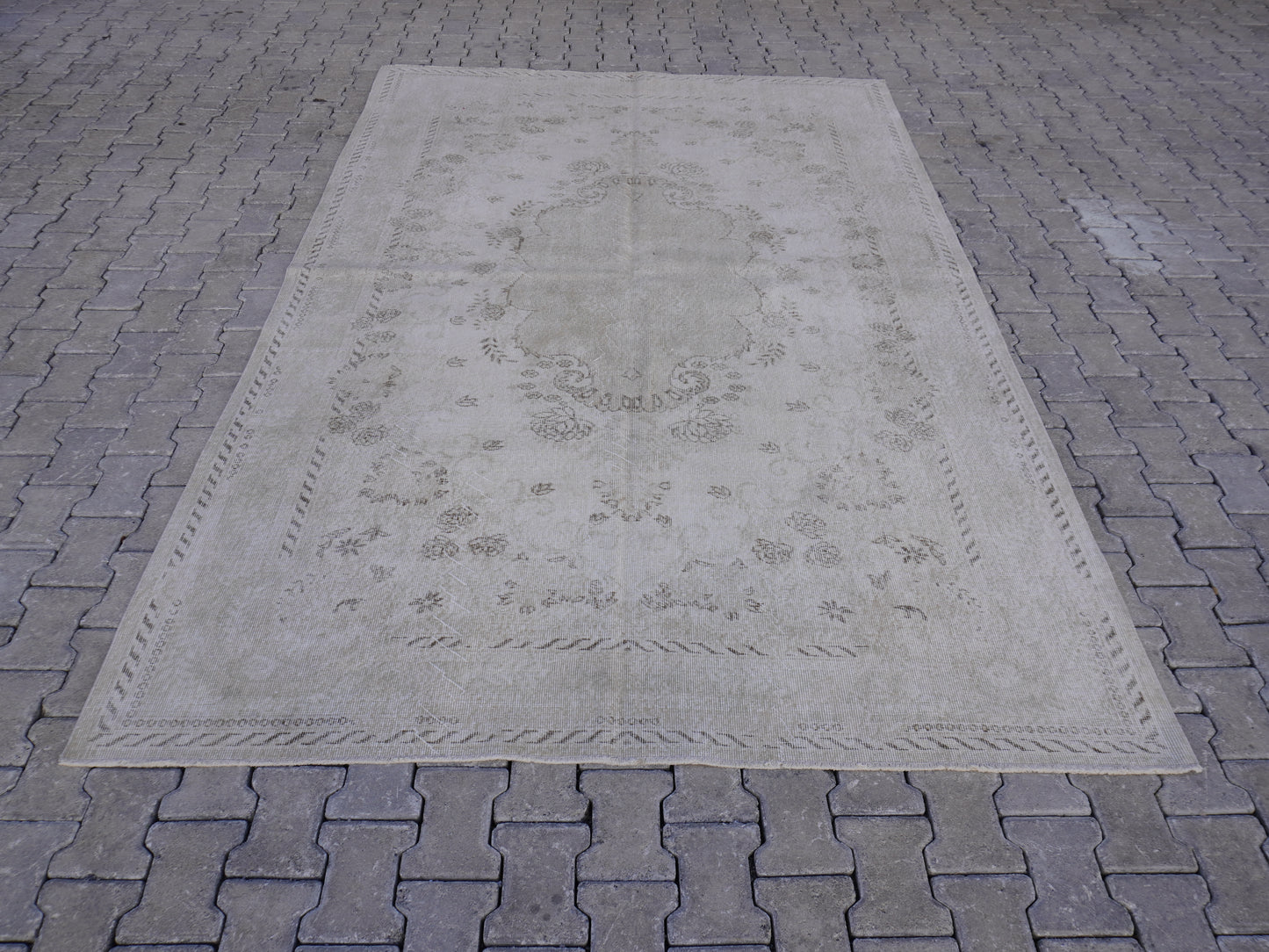 Turkish Vintage Rug 7x10 ft - skuf100