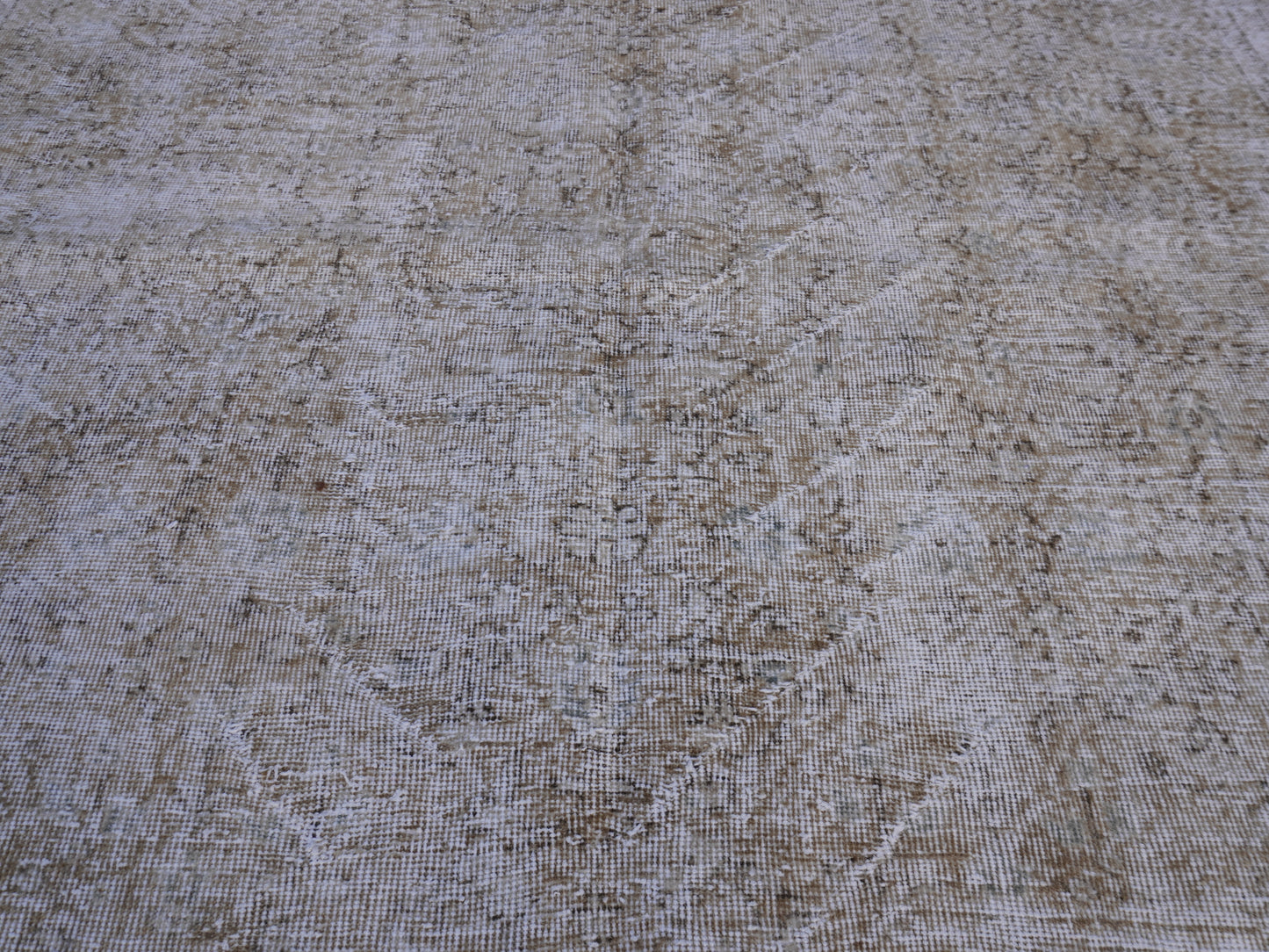 Turkish Vintage Wool Rug 7x10 ft - skuf203