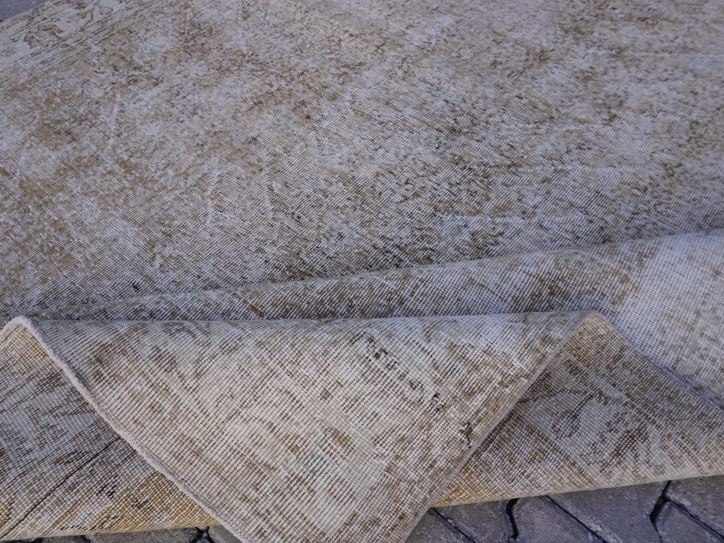Turkish Vintage Wool Rug 7x10 ft - skuf203