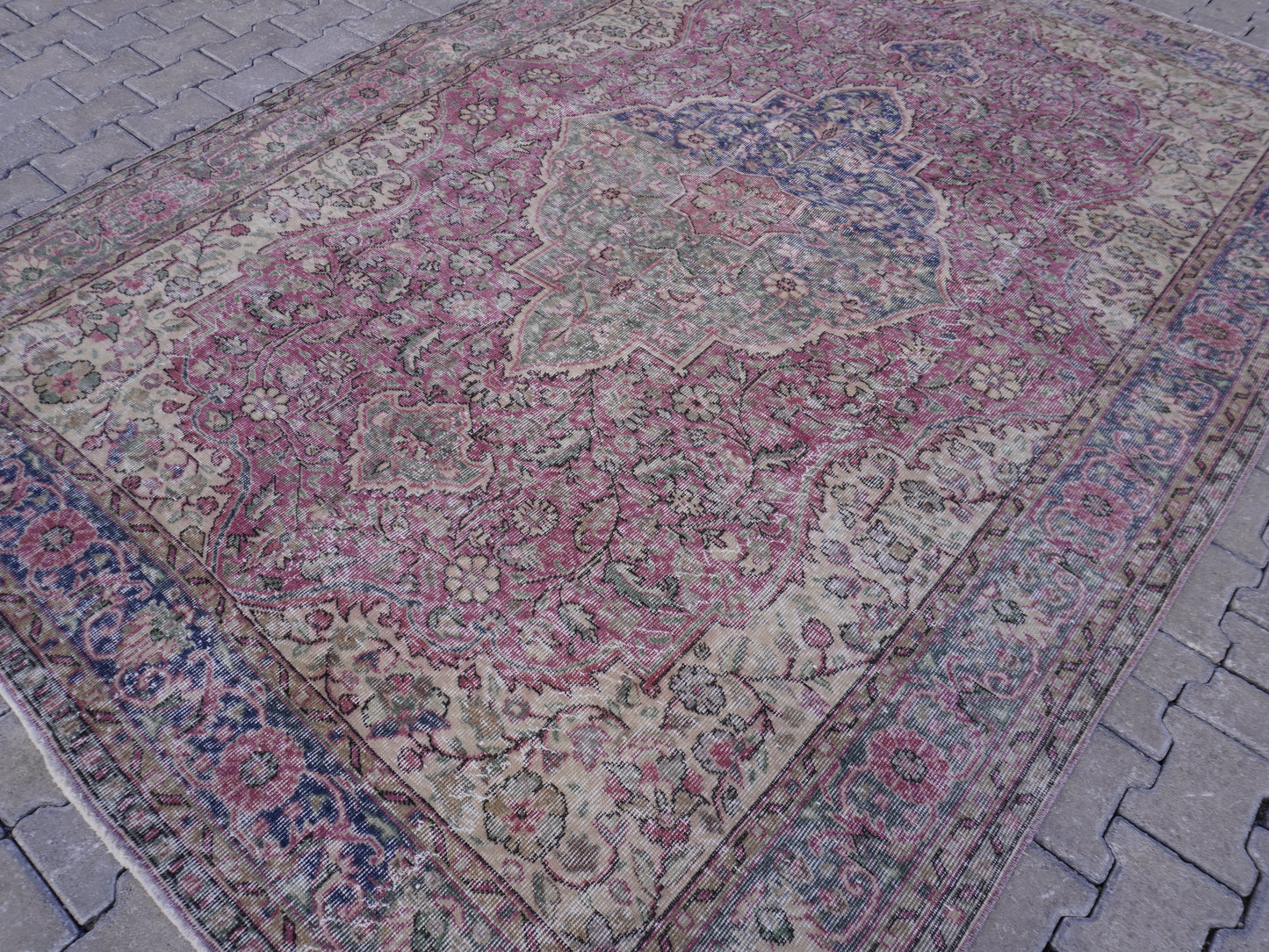 Turkish Vintage Wool Rug 7x10 ft - skuf39