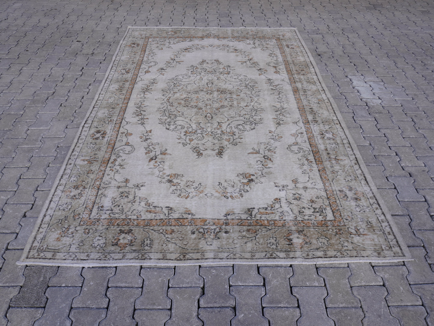 Turkish Vinatge Wool Rug 6x9 ft - skuf207