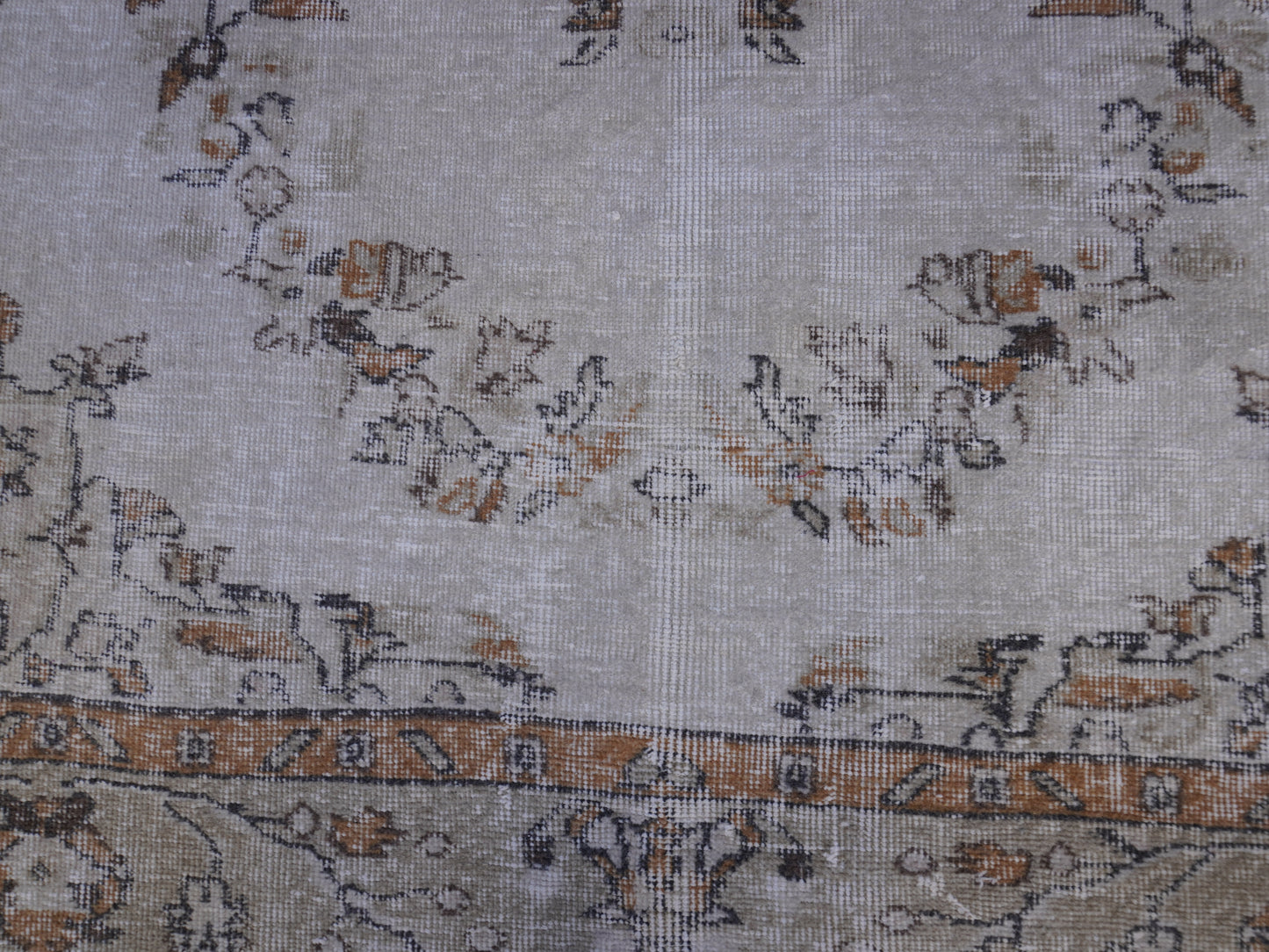 Turkish Vinatge Wool Rug 6x9 ft - skuf207