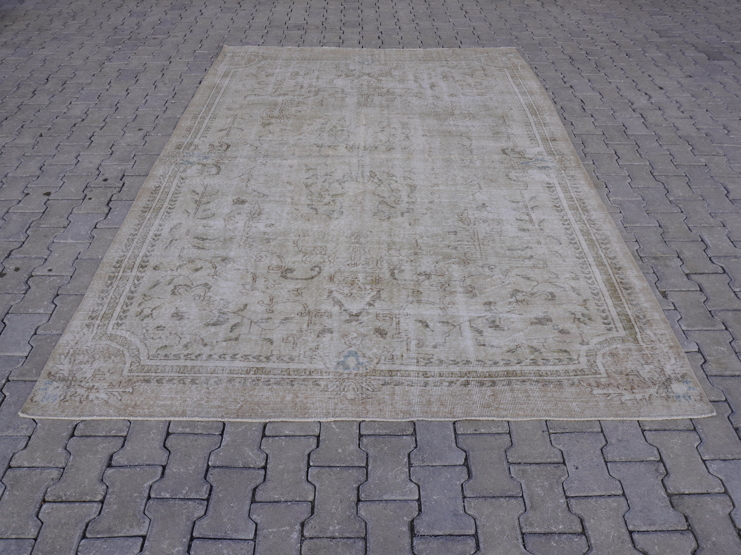 Wool Turkish Vintage Rug 7x10 ft - skuf42