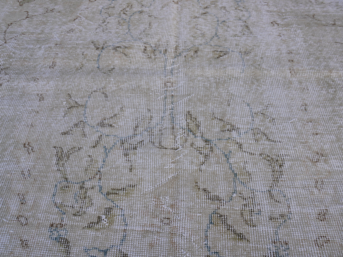 Wool Turkish Vintage Rug 7x10 ft - skuf42