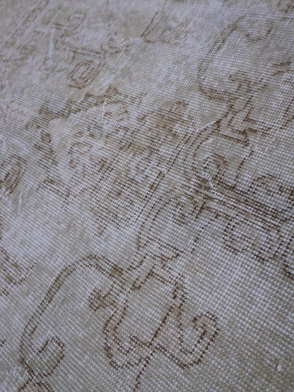Wool Turkish Vintage Rug 7x10 ft - skuf42