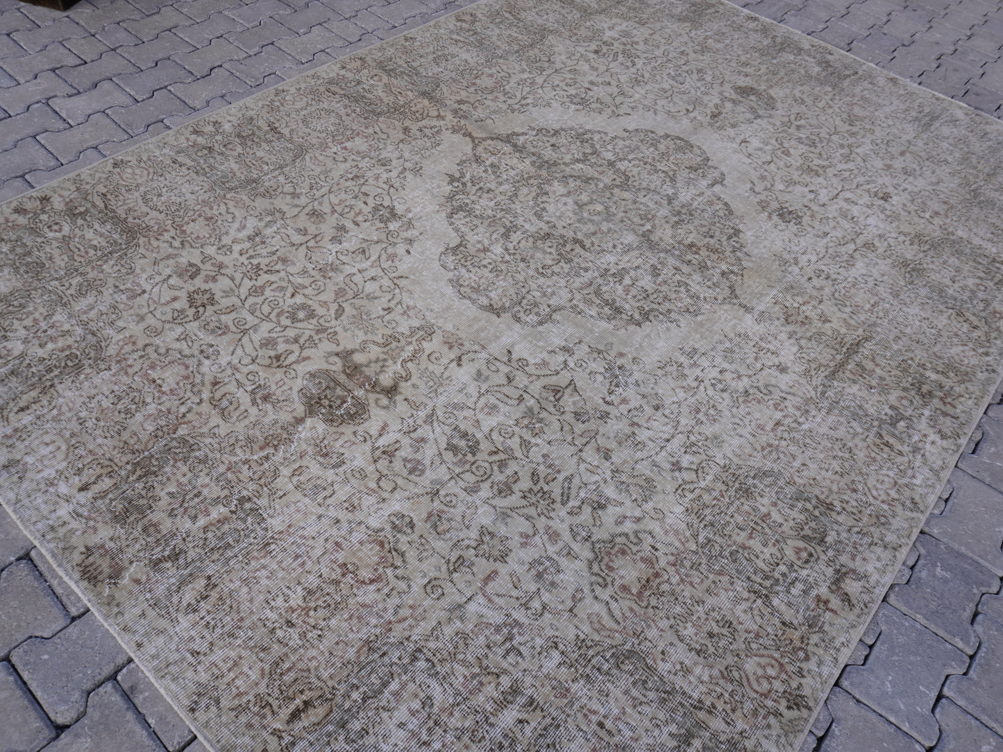 Turkish Vintage Rug 7x10 ft - skuf103