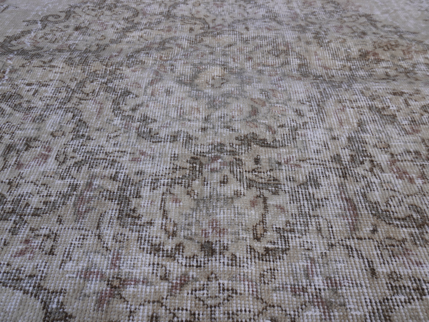 Turkish Vintage Rug 7x10 ft - skuf103