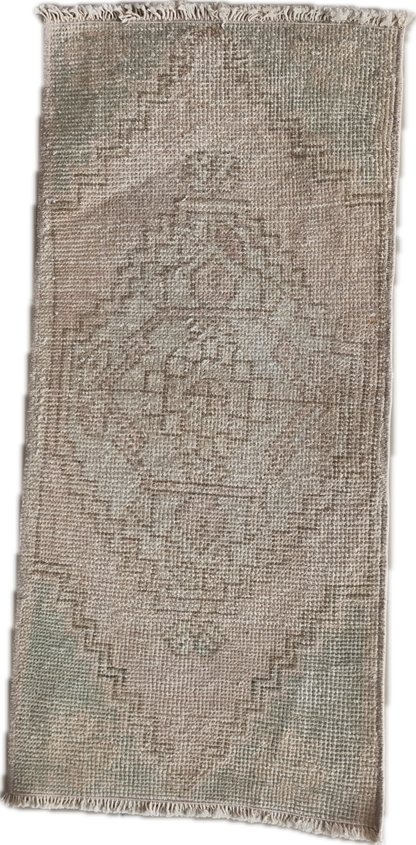 Hand Made Small Neutral Rug 2x3 ft - skuy133