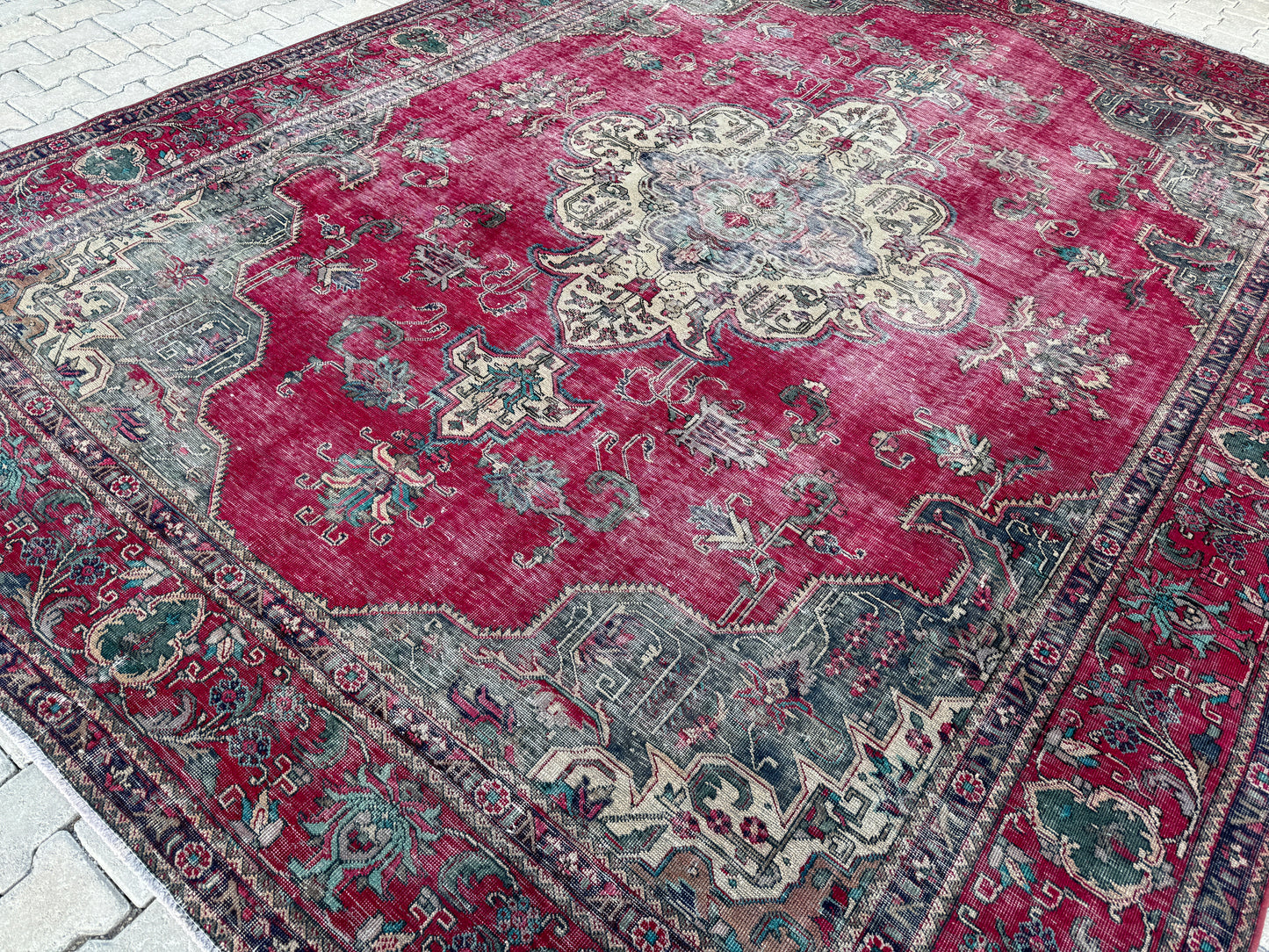 Hand-Knotted Persian Tabriz Rug 9x12 ft - Vintage Medallion Design, 1960s, Red and Green - sku1059
