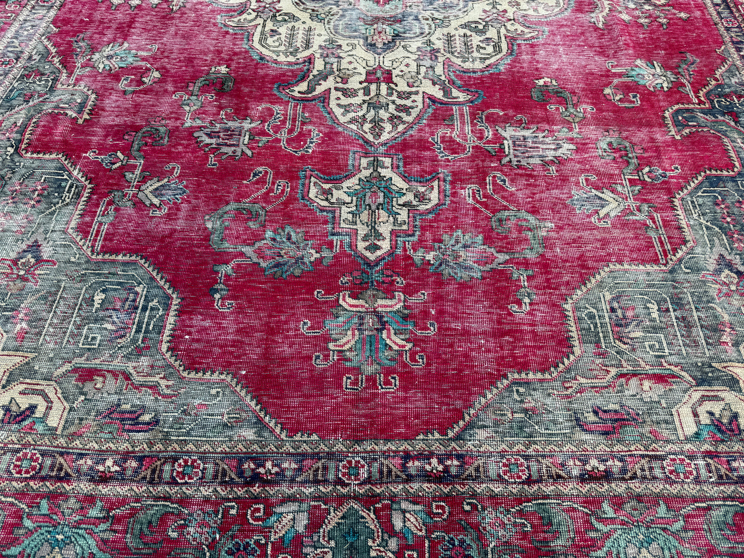 Hand-Knotted Persian Tabriz Rug 9x12 ft - Vintage Medallion Design, 1960s, Red and Green - sku1059