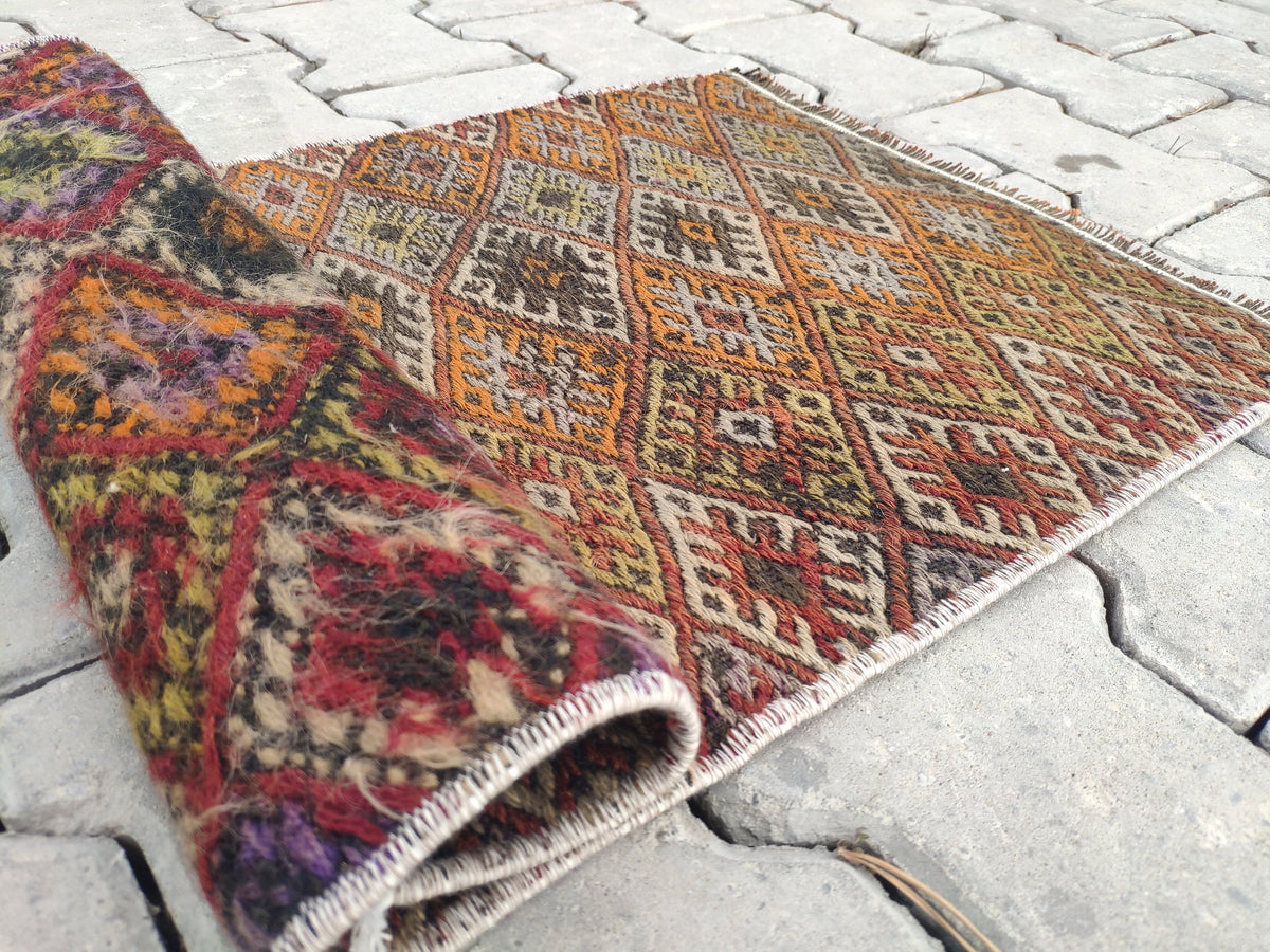 Handmade Small Kilim Rug: Authentic Loom Rug (1.41x2.30 ft)