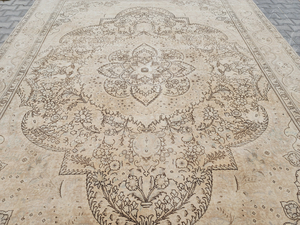 9x12 Vintage Turkish Oushak Rug: Hand Knotted Wool, Gray Cream