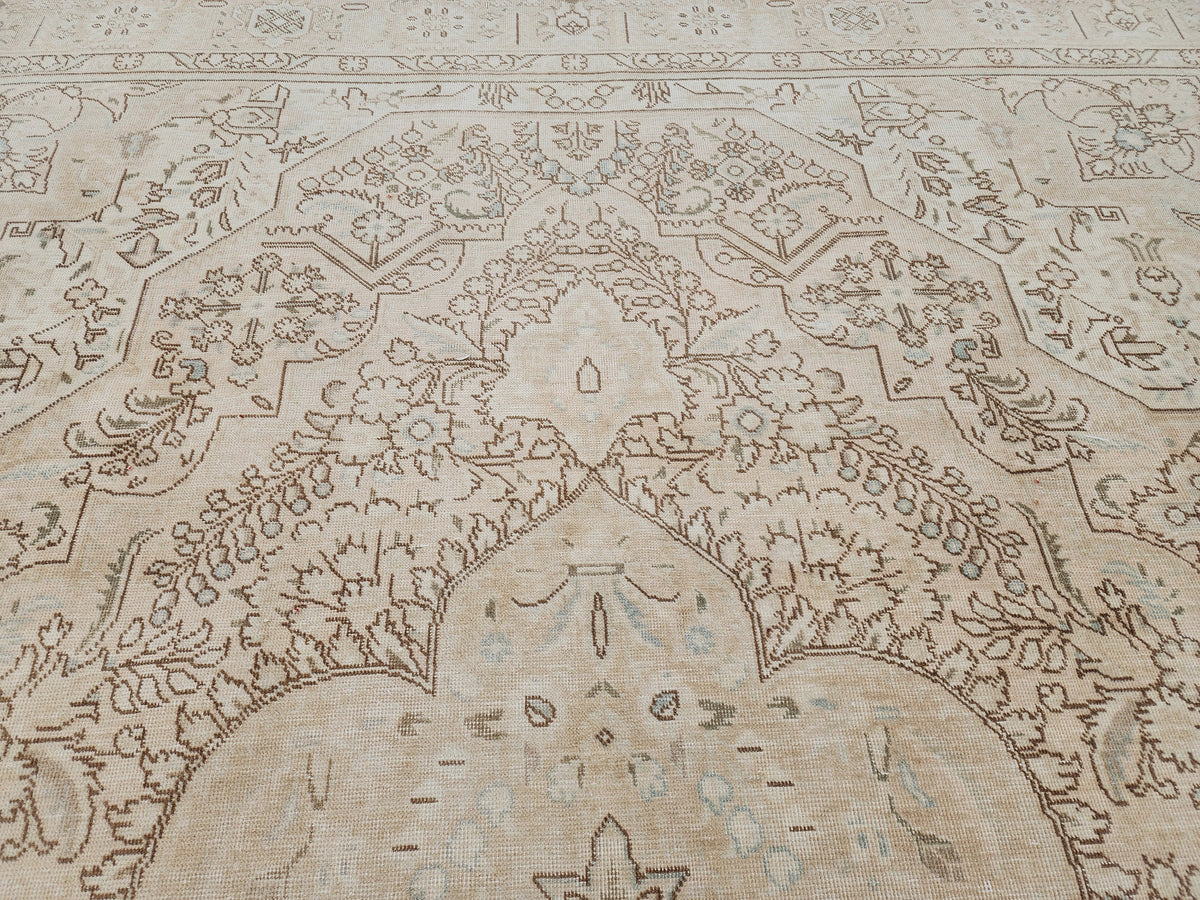 9x12 Vintage Turkish Wool Rug: Handmade Grey Cream Persian Rug