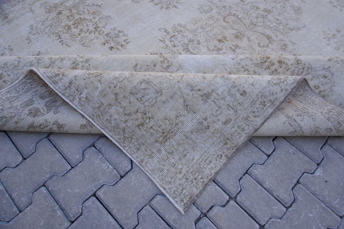 Vintage Turkish Oushak Rug 7x10: Handwoven Wool & Cotton Beige
