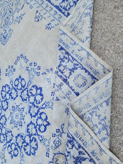 Vintage Oushak Rug 8x11: Blue Medallion Turkish Hand-Knotted Wool Area Rug
