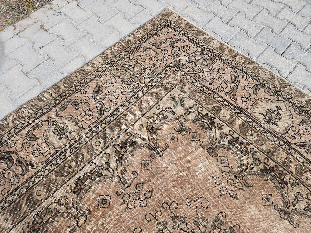 Persian Oriental Rug 9×12, Vintage Hand-Knotted Wool, Neutral Beige Carpet