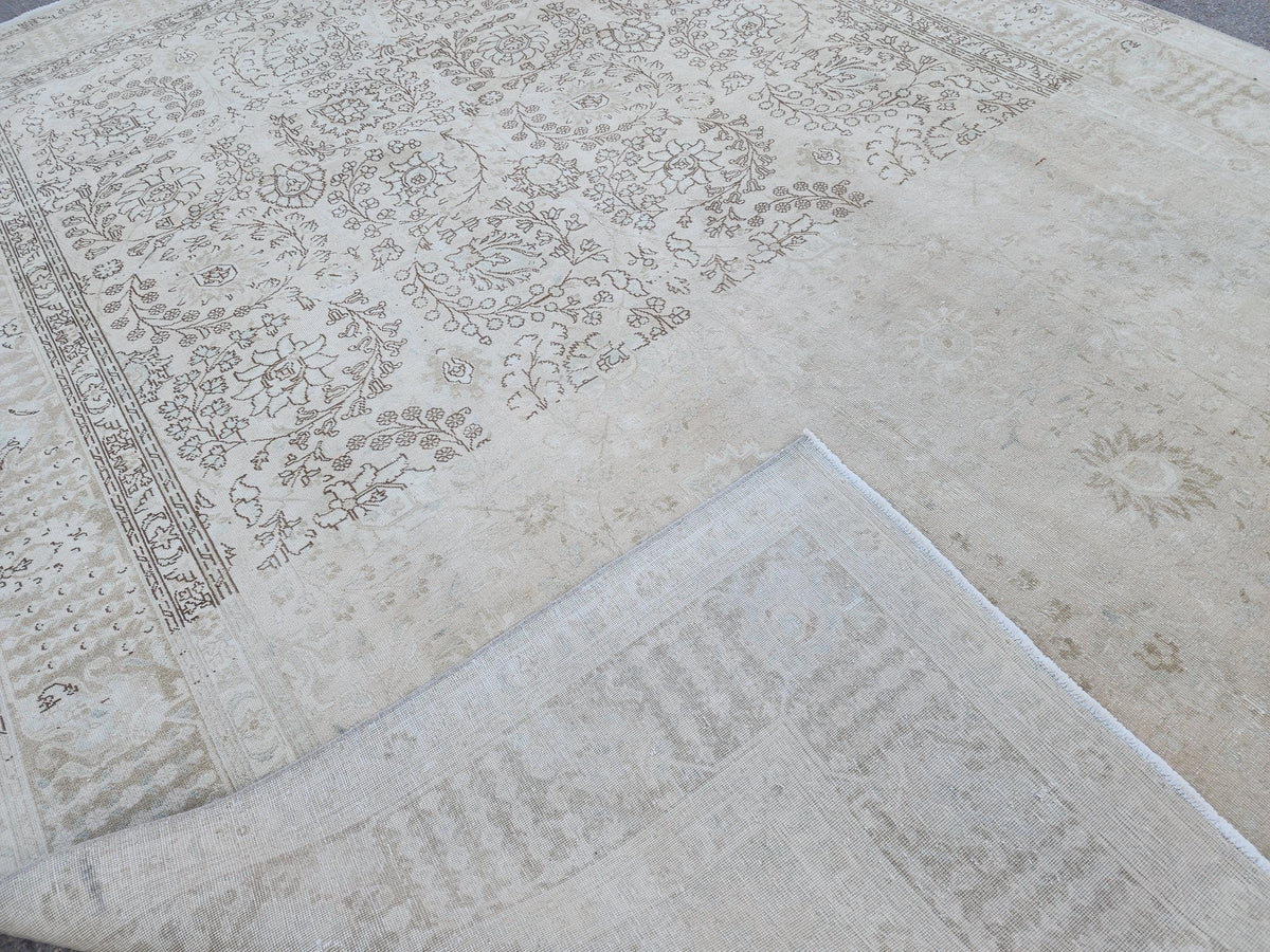 9x12 Neutral Wool Vintage Rug, Hand Knotted, Floral Persian Design