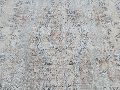 Vintage Oushak Rug 5x9: Handmade Wool, Bohemian Style