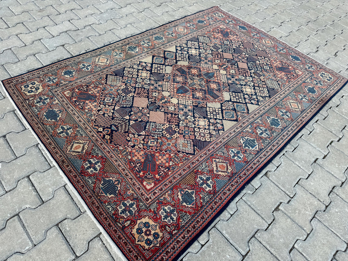 5x7 Antique Turkish Wool Rug: Handcrafted Bohemian Area Rug