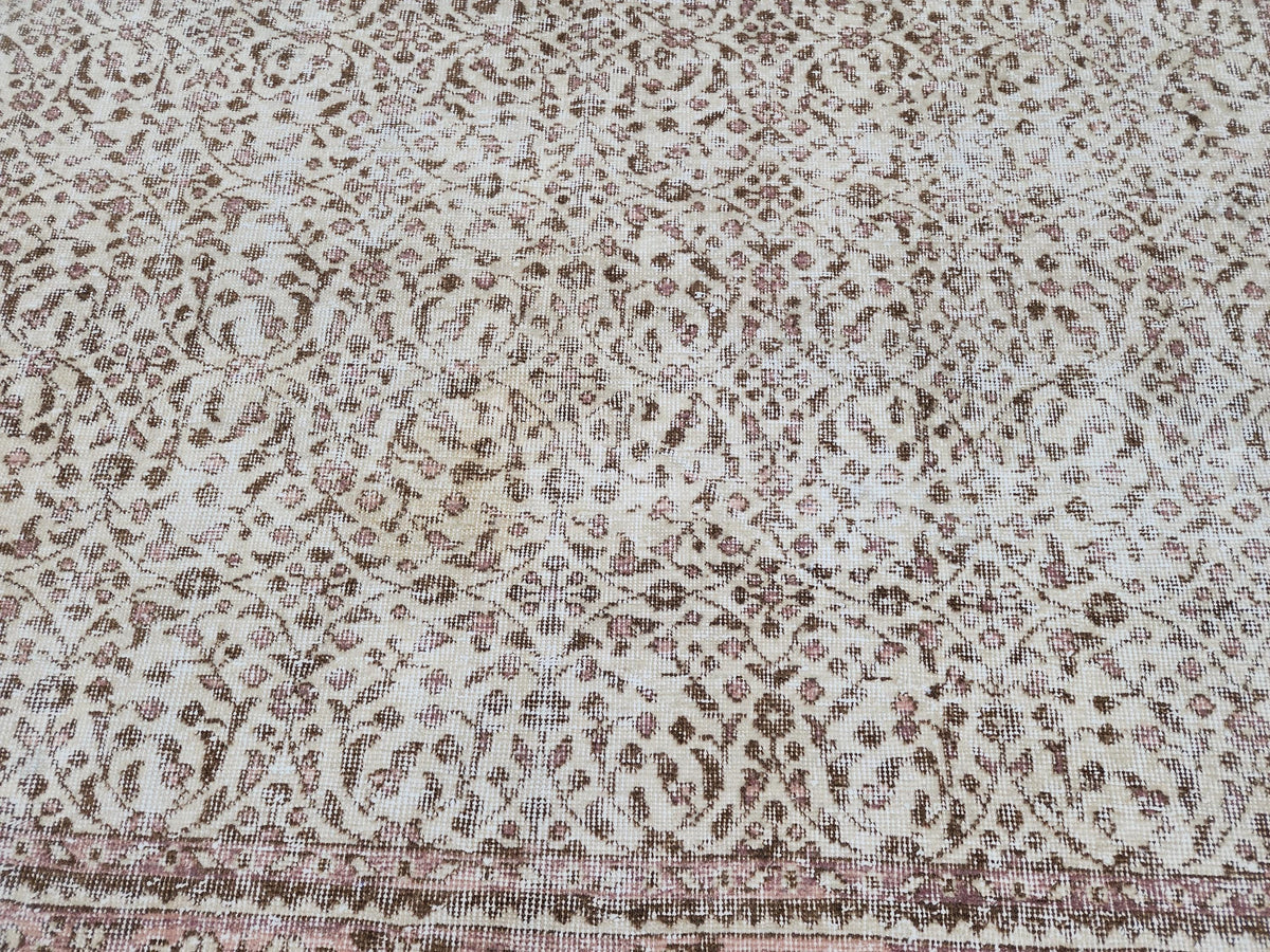 Handmade Oushak Wool Rug 7x10: Vintage Turkish Beige Carpet