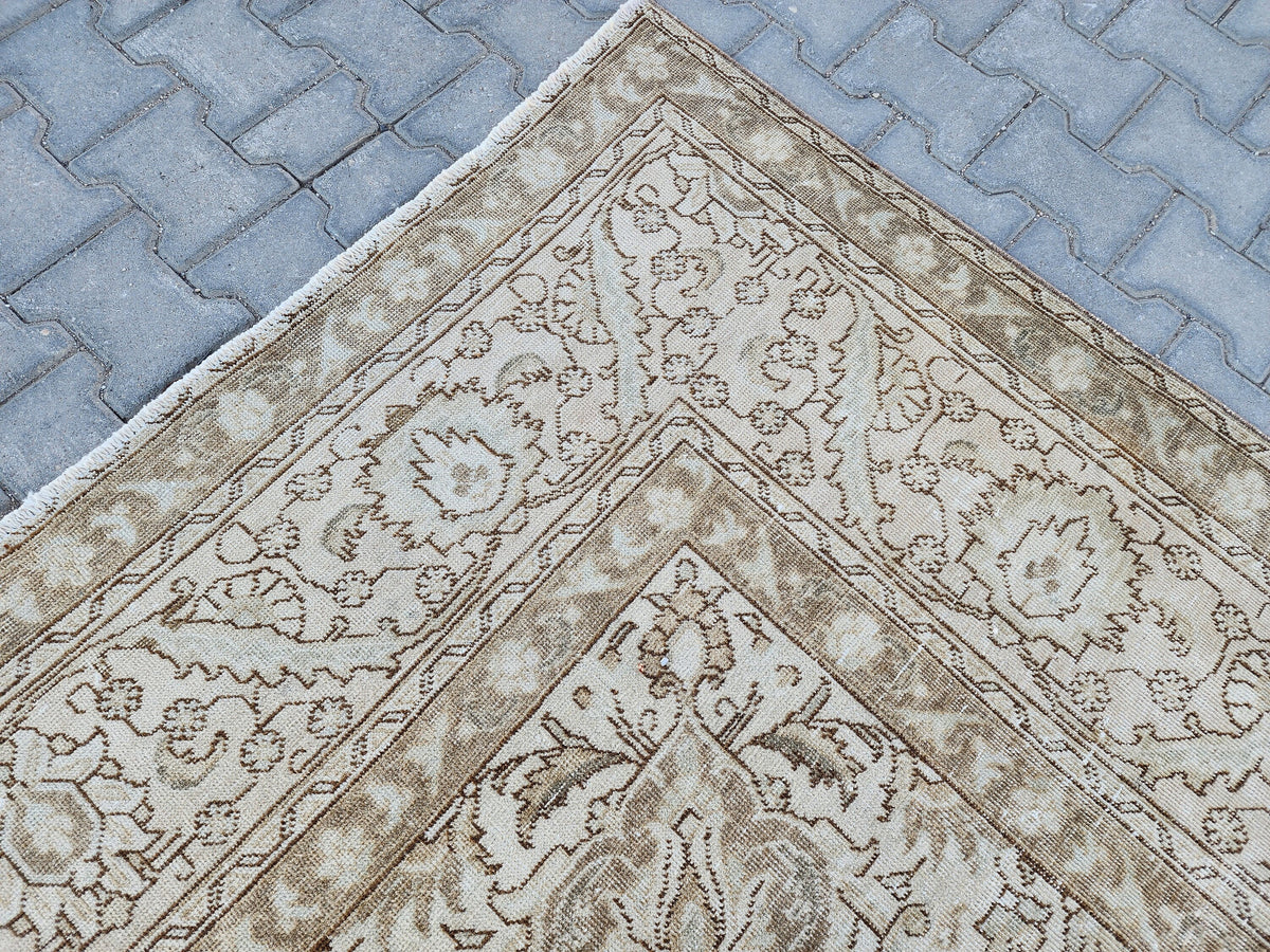 Large Vintage Turkish Rug 10x12: Hand Knotted Wool Area Rug