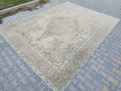 Large Vintage Turkish Rug 9x12: Handwoven Wool Beige Cream