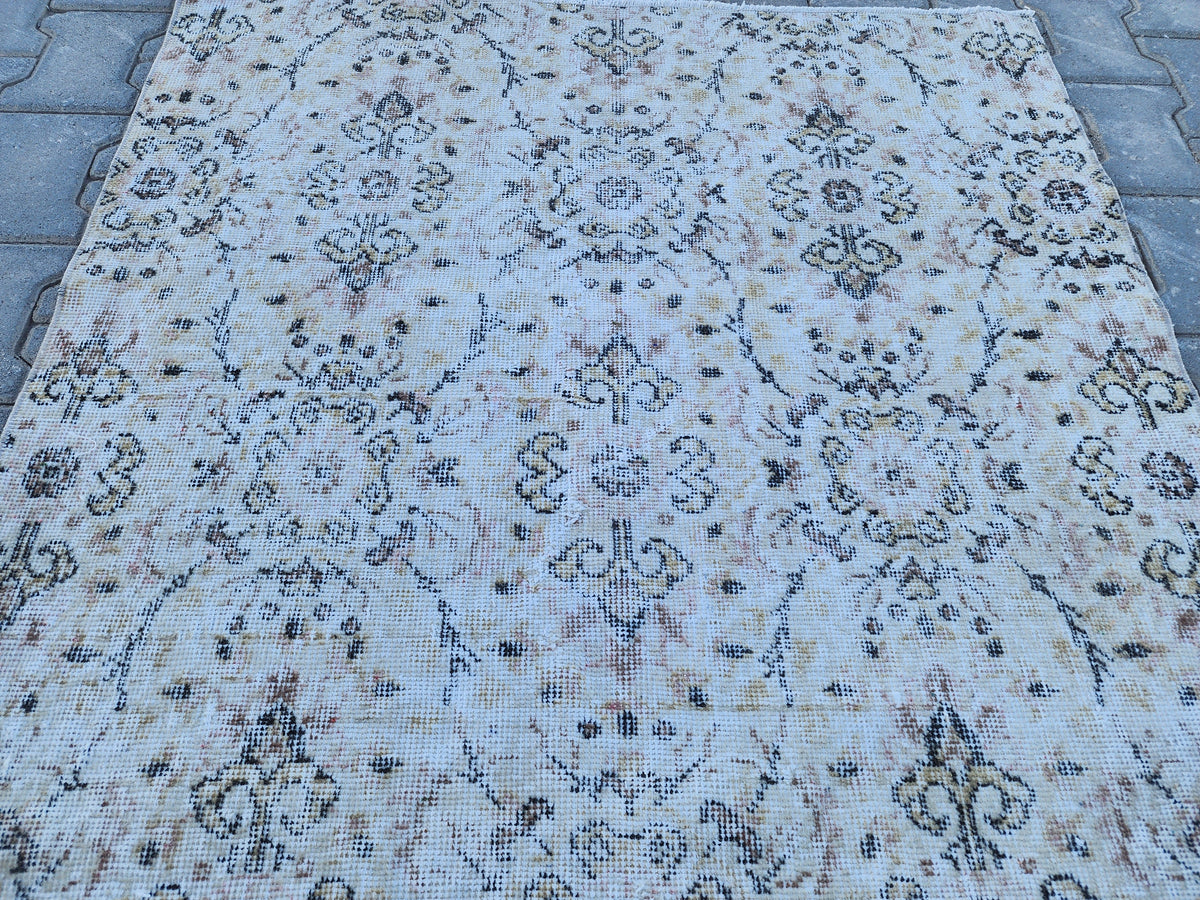 Handwoven Turkish Oushak Rug: 3x6 Neutral Wool & Cotton