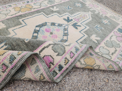 3x5 Oushak Rug: Handwoven Up Cycled Wool, Green Beige Medallion