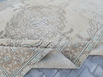Large Vintage Turkish Rug 9x12: Handwoven Wool Beige Cream