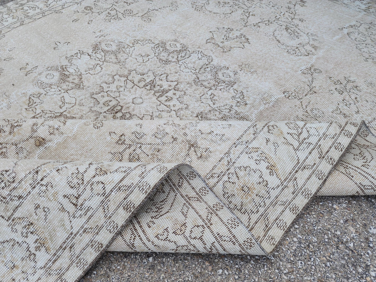 6x9 Vintage Oushak Rug: Handknotted Wool Isparta Carpet