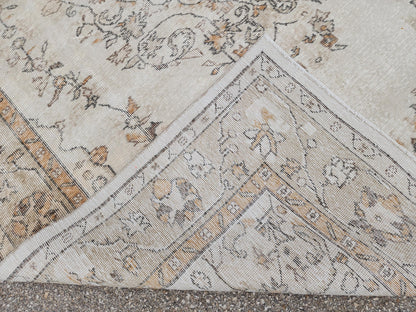 6x9 Vintage Oushak Rug: Handwoven Turkish Wool Medallion Rug