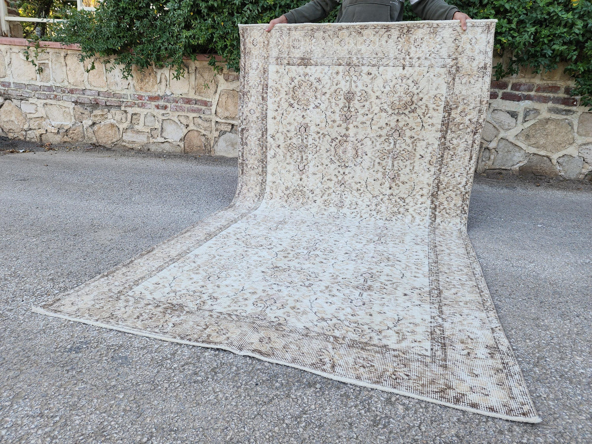 Hand‑woven Turkish Oushak Wool Rug Neutral 5×8 Area Rug: Home Decor