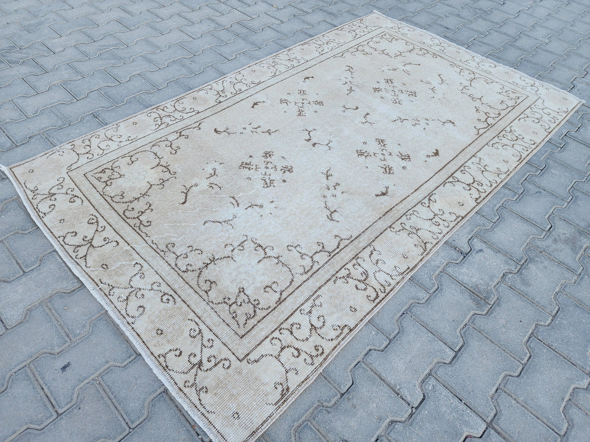 Handwoven Turkish Oushak Rug 4x7: Beige Wool, Bohemian Style