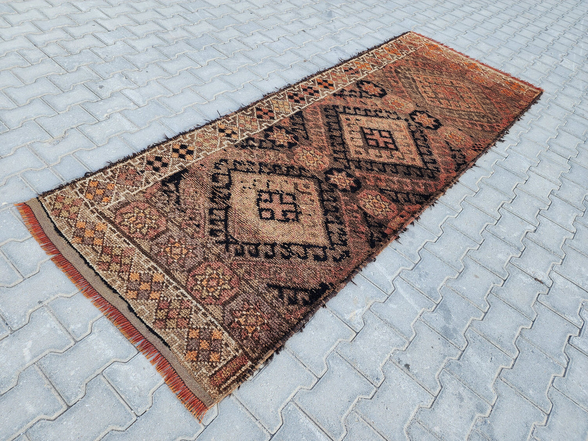 3x9 Vintage Herki Rug: Turkish Runner, Natural Wool Hand Knotted Carpet