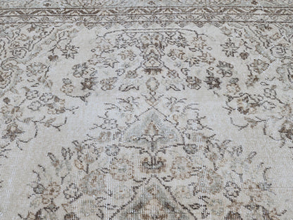 6x10 Vintage Oushak Rug: Hand-Knotted Turkish Wool Medallion Rug