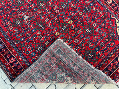 Handcrafted Vintage Wool Rug 4x6: Neutral Boho Accent