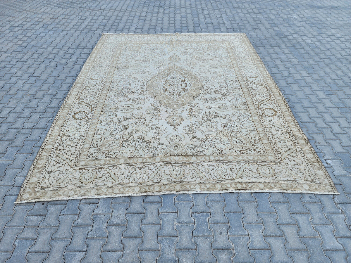 Large Vintage Turkish Rug 10x12: Hand Knotted Wool Area Rug