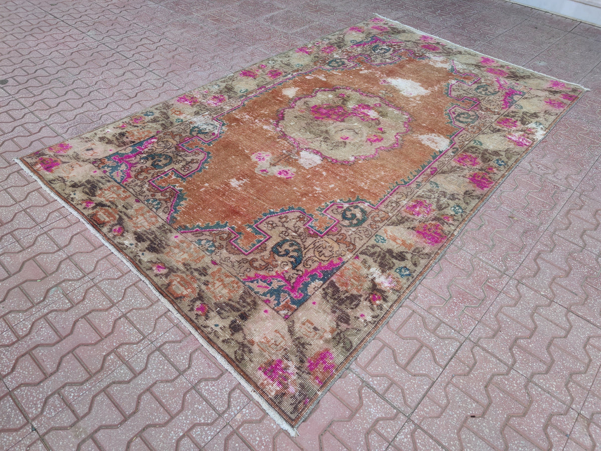 Handwoven Oushak Loom Rug 4x7: Turkish Bohemian Decor