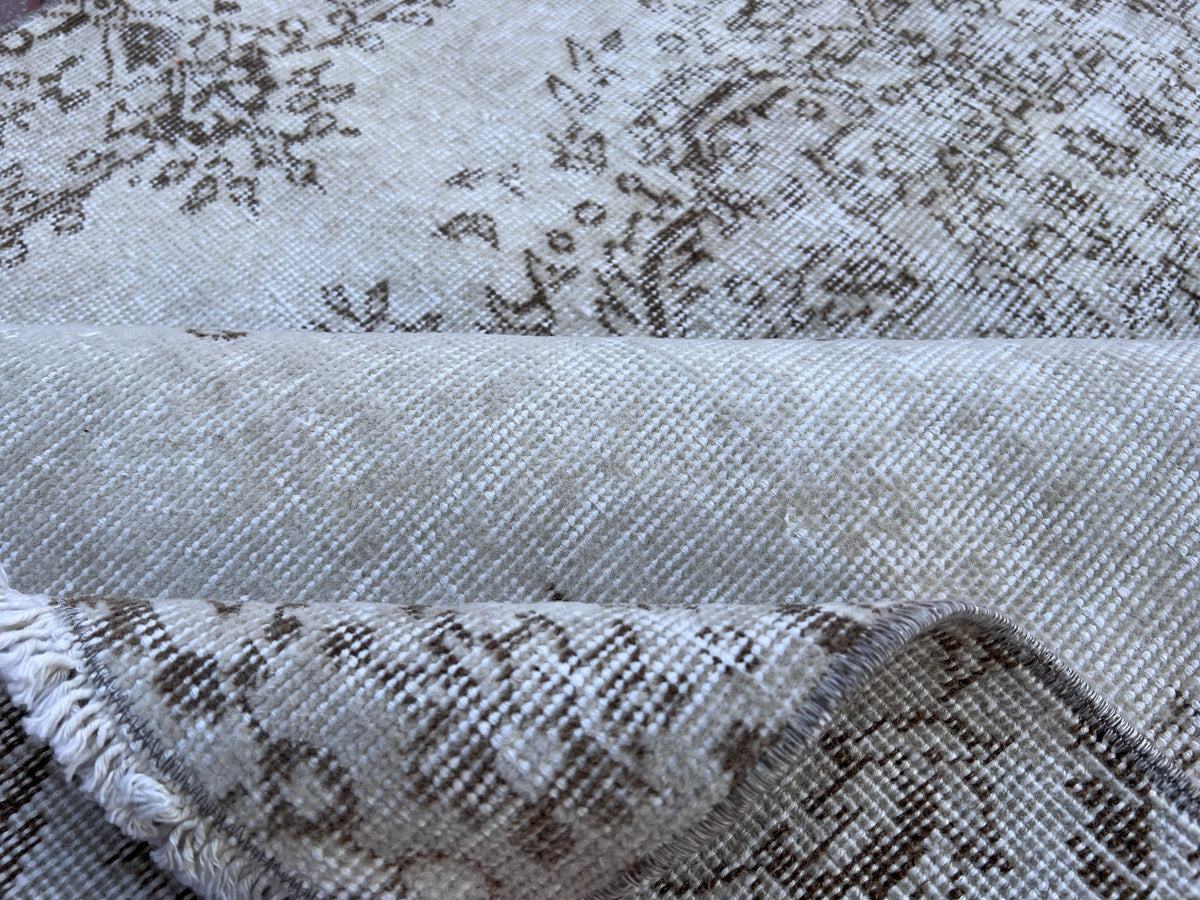 Handwoven Turkish Oushak Rug: Wool & Cotton Blend, Isparta Design