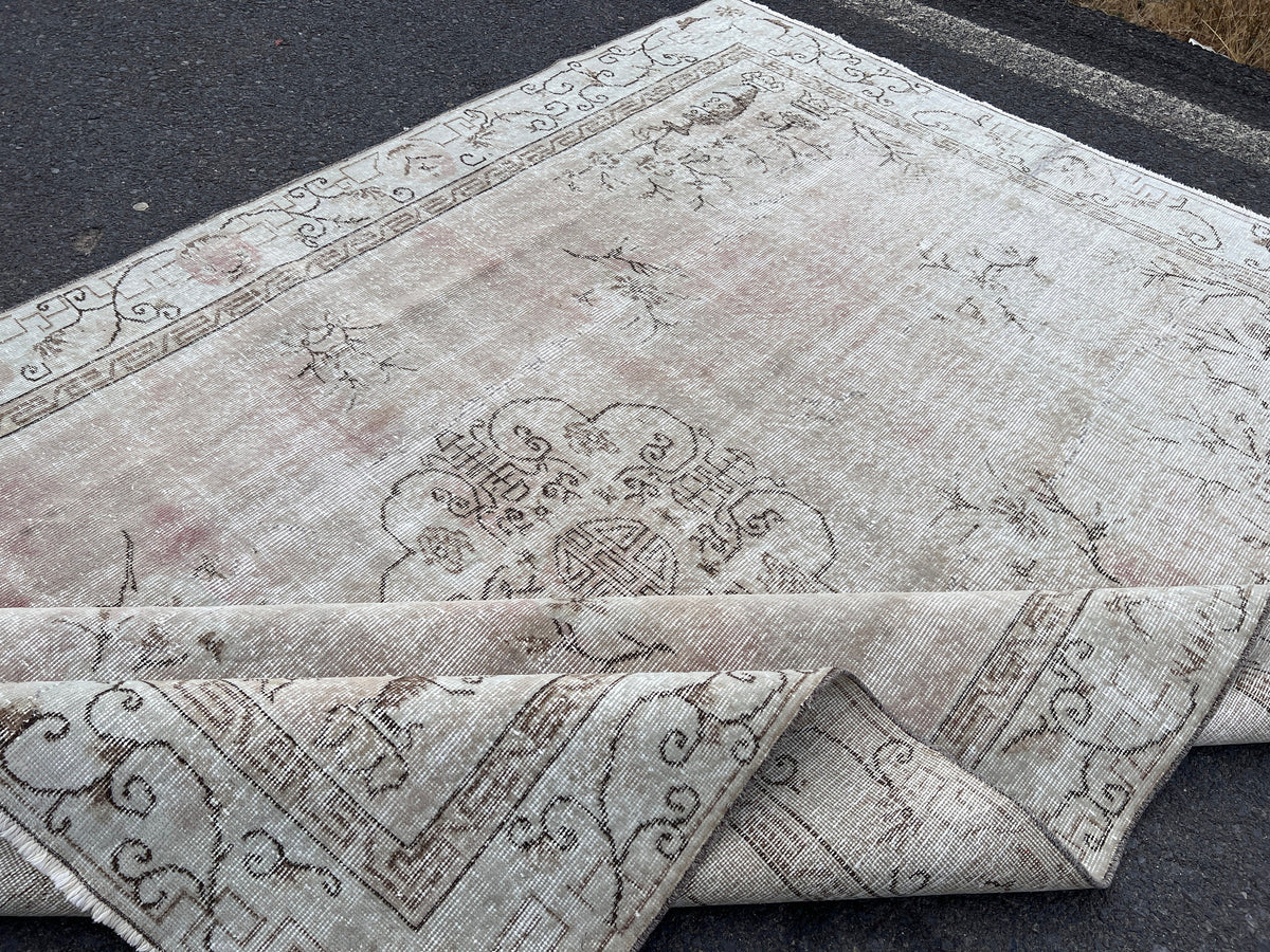 Hand Knotted Oushak Wool Rug 7x10: Neutral Oriental Decor