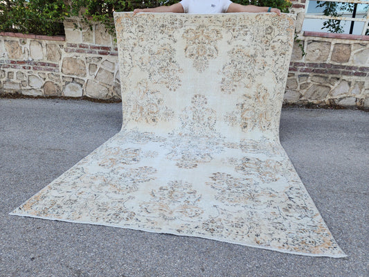 Vintage Rug 6x9: Wool & Cotton Blend, Medallion Floral Design, Dining Room Decor