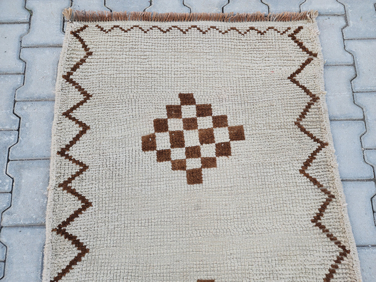 White Herki Rug 3x10: Vintage Bohemian Hallway Runner